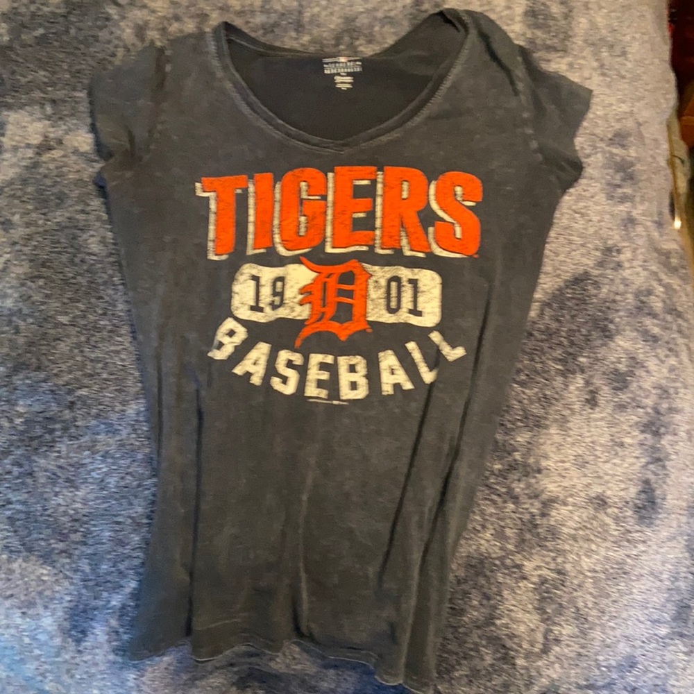 Detroit tigers t-shirt